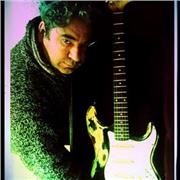 Diseñador grafico y licenciado en Publicidad